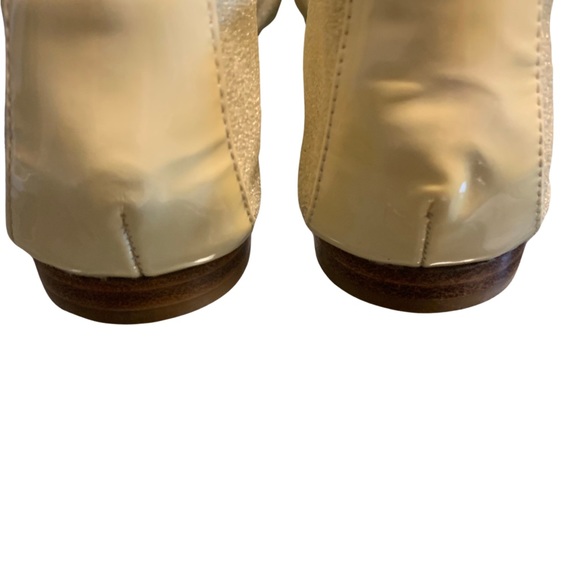 Donald j Pliner Denda Textured Flat - Picture 6 of 6